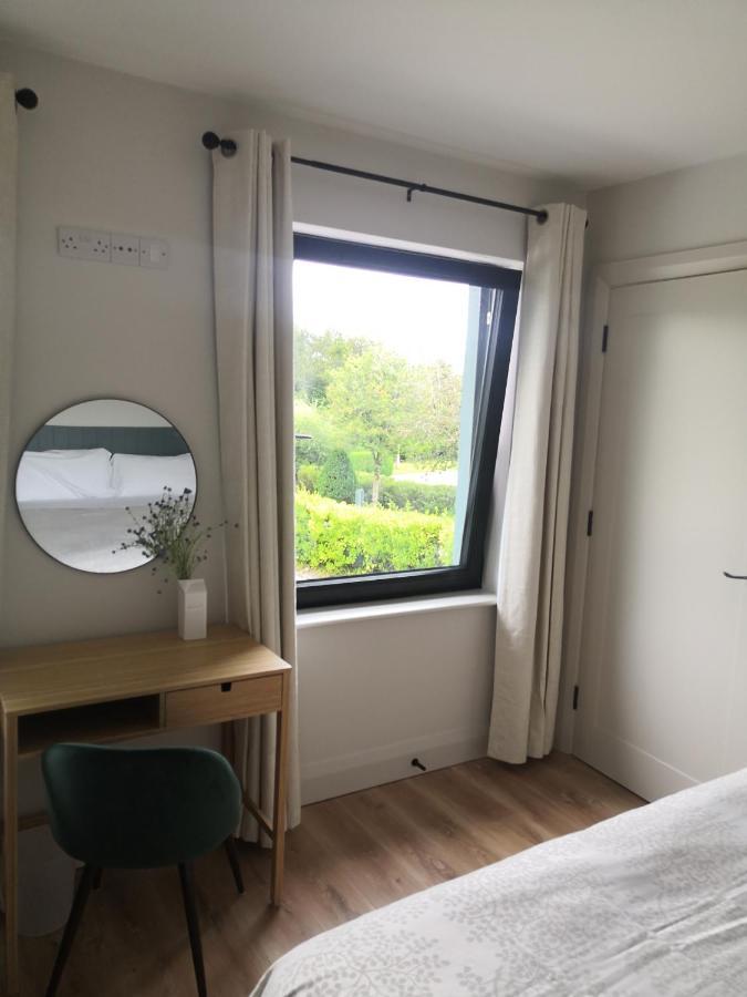 Cedar Lodge Woodford  Buitenkant foto