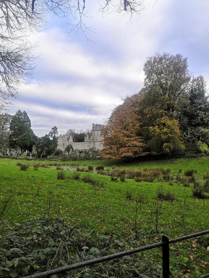Cedar Lodge Woodford  Buitenkant foto