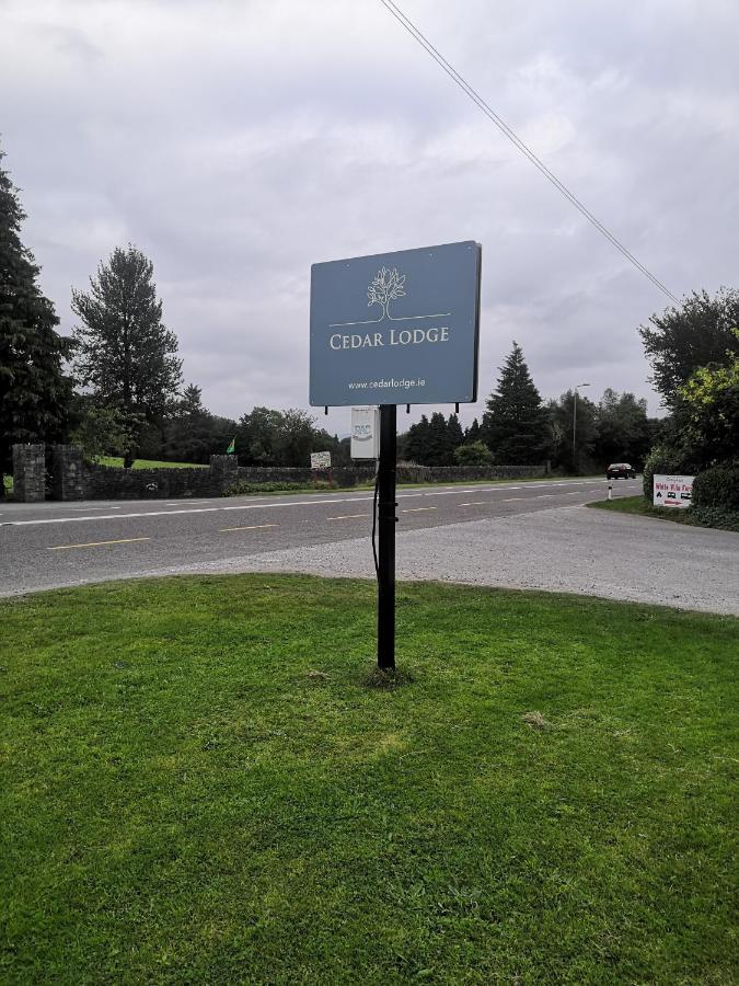 Cedar Lodge Woodford  Buitenkant foto
